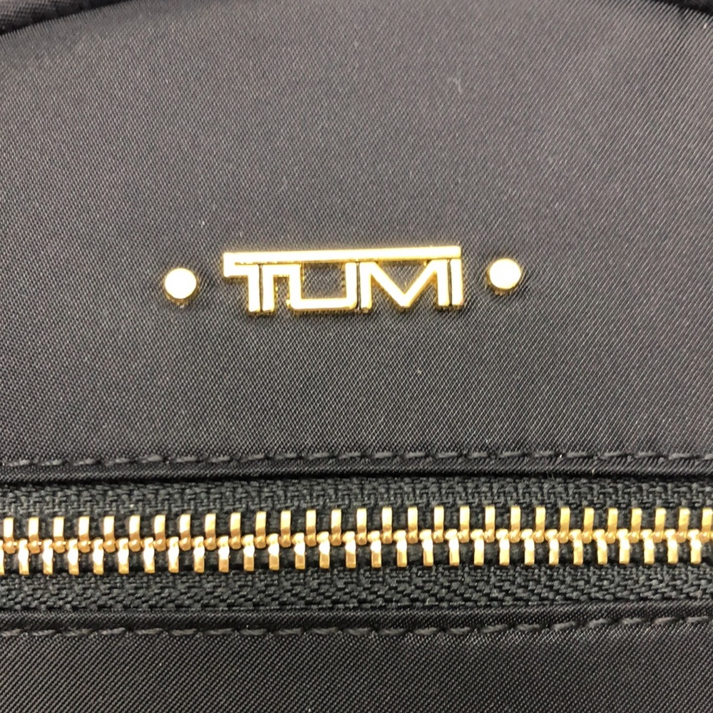 NWT TUMI Voyageur Women's Compact Round Crossbody Bag - Picture 5 of 7